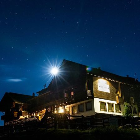 Sattleggers Alpenhof & Feriensternwarte Hotel Greifenburg Exterior photo