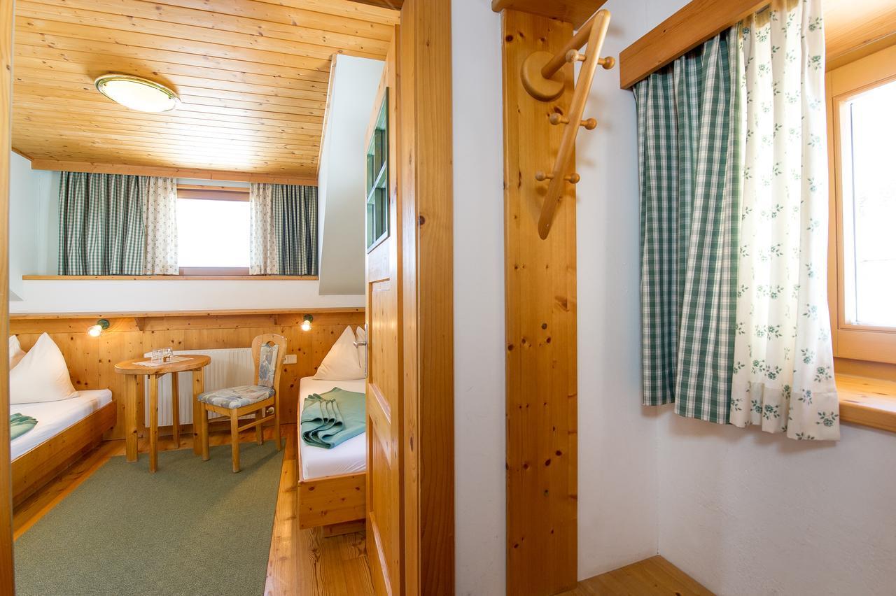 Sattleggers Alpenhof & Feriensternwarte Hotel Greifenburg Exterior photo