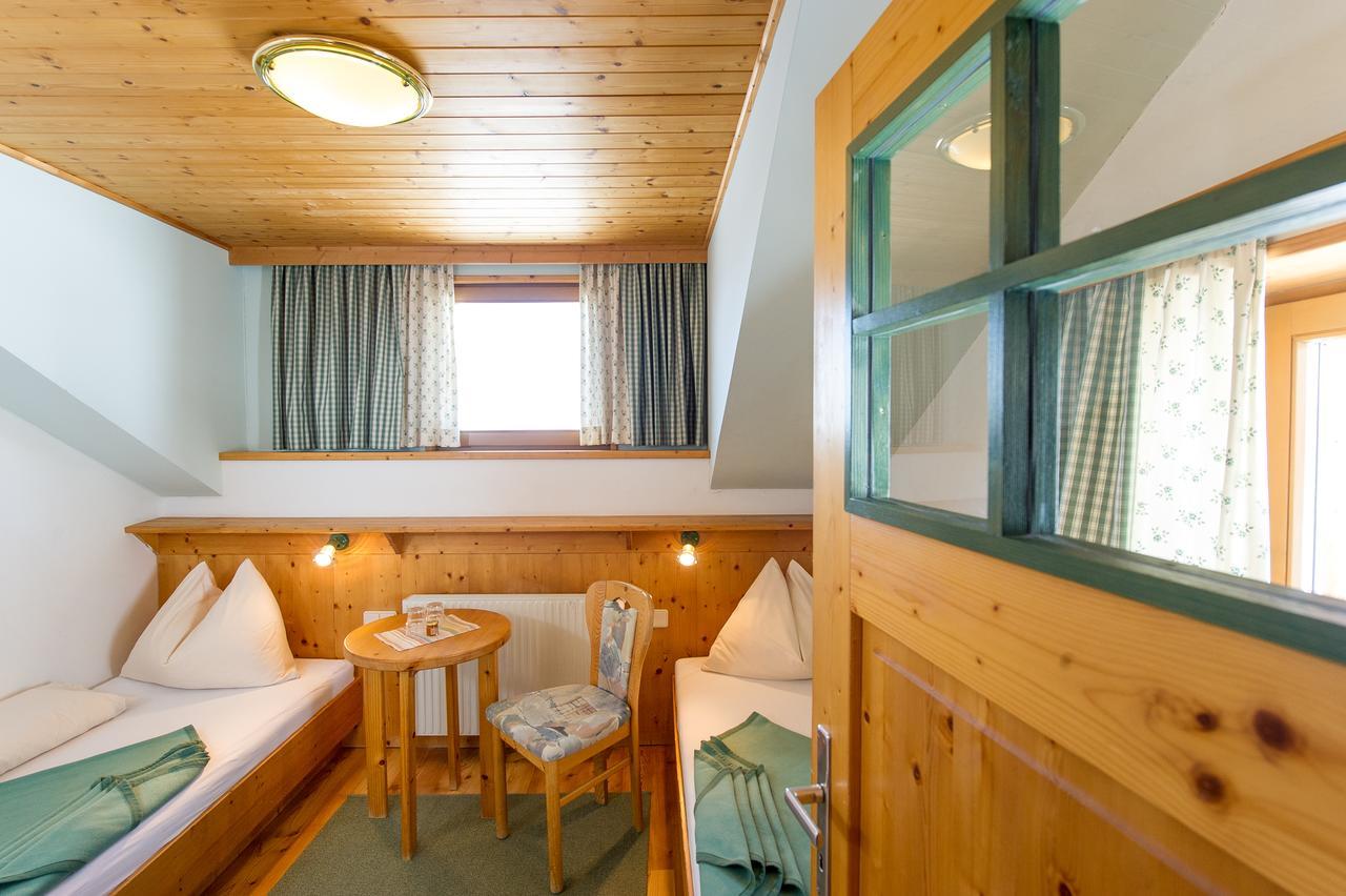 Sattleggers Alpenhof & Feriensternwarte Hotel Greifenburg Exterior photo
