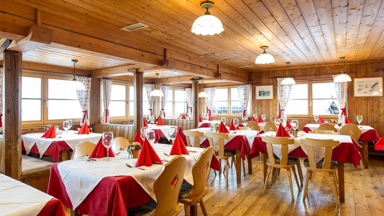 Sattleggers Alpenhof & Feriensternwarte Hotel Greifenburg Exterior photo